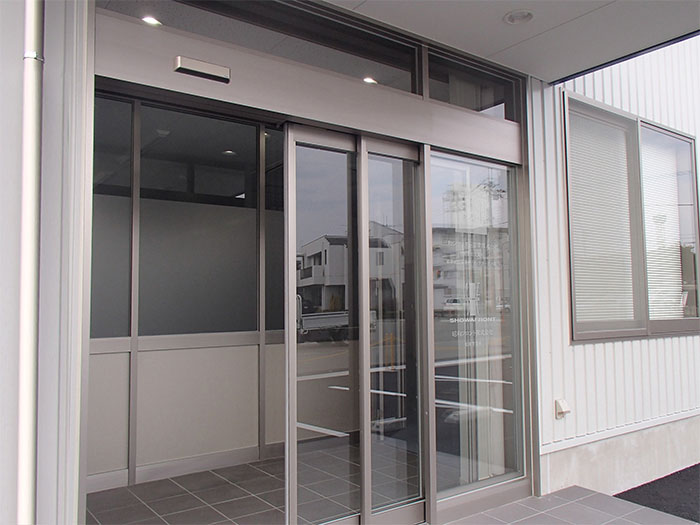 店舗　自動ドア 商業施設・一般店舗製品一覧 | 取扱い製品を探す | 自動ドアの